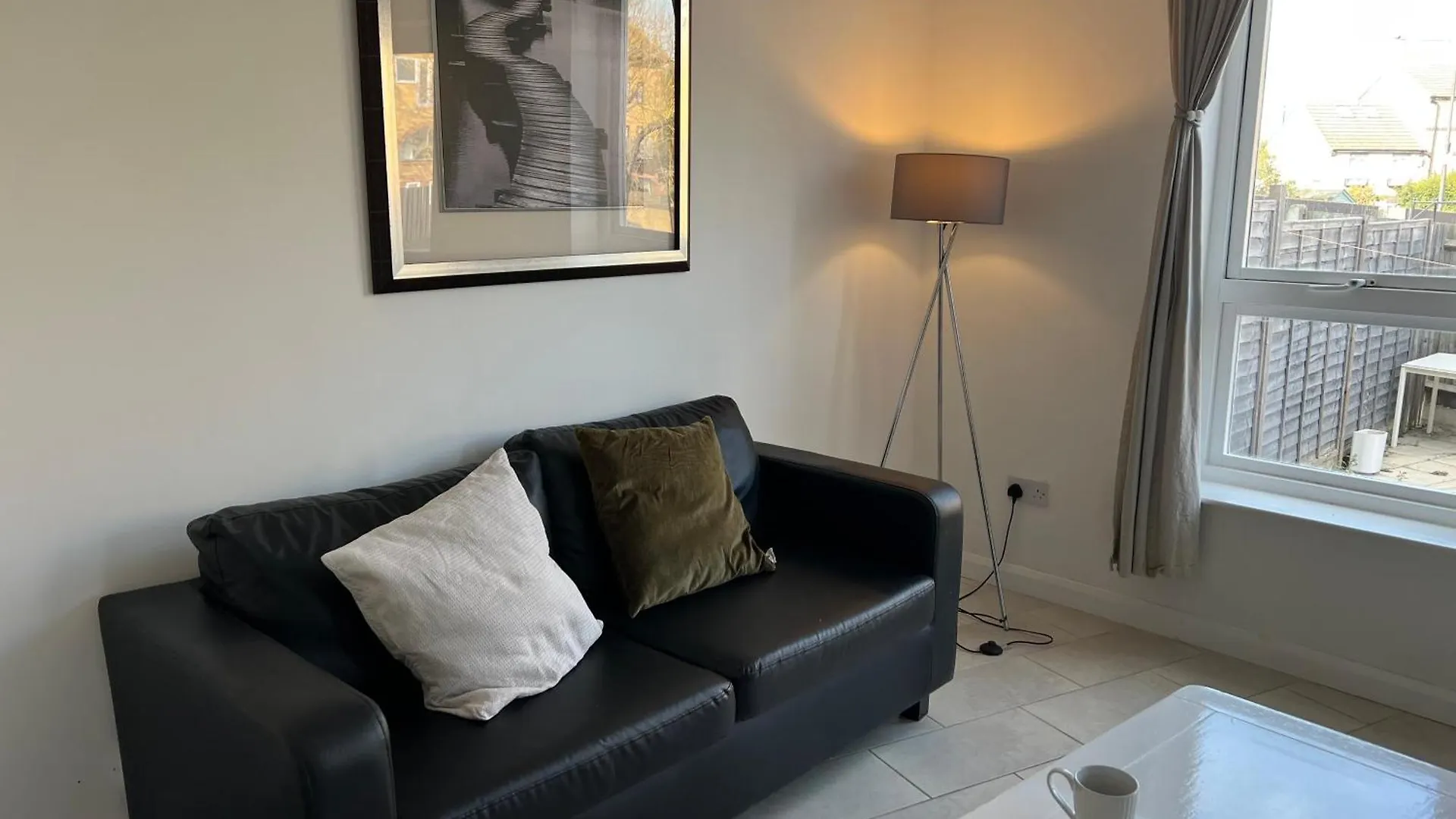 Cosy Double Room In Canada Water London Homestay