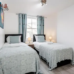 Conen Breccia Apartment