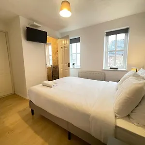 Cosy With En-suite In Greenwich Homestay