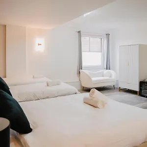 Wns Skylines Village Hotel