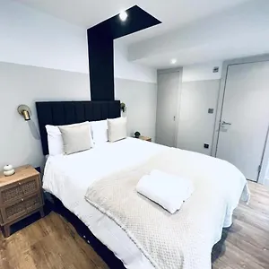 Apartahotel South Charming Ensuite Look Like Designer, Londres
