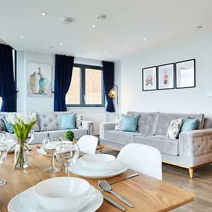 Elegant Luxury London